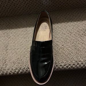 Patent leather loafer